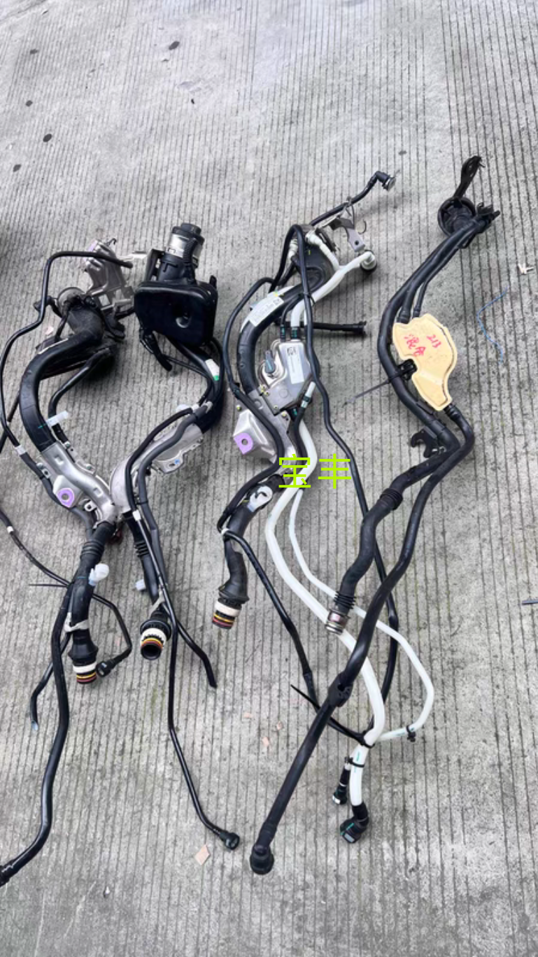 适用奔驰GLC300eL E300 E350eL加油管E260 C260混动加油管 排气阀
