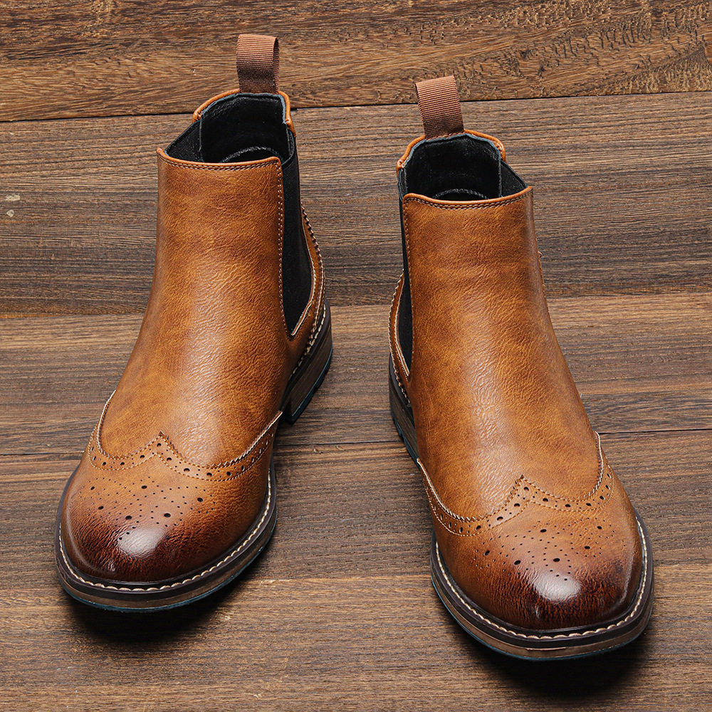 Vintage British men's Chelsea boots with carved patterns男靴