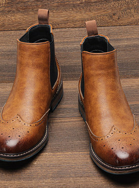 Vintage British men's Chelsea boots with carved patterns男靴