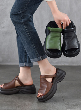 Women thick soled sponge cake and leather slippers皮鱼嘴拖鞋