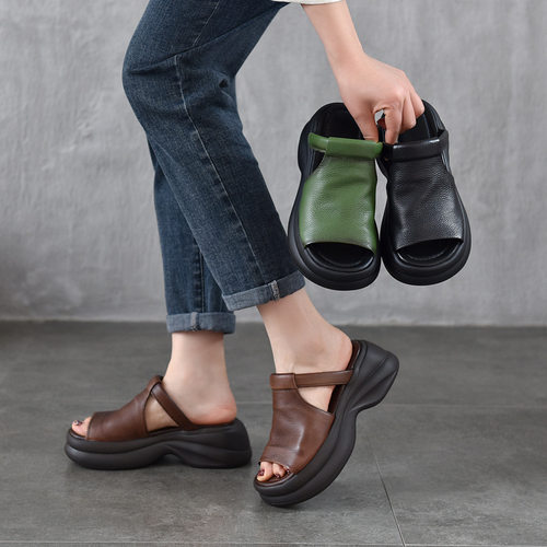 Women thick soled sponge cake and leather slippers皮鱼嘴拖鞋