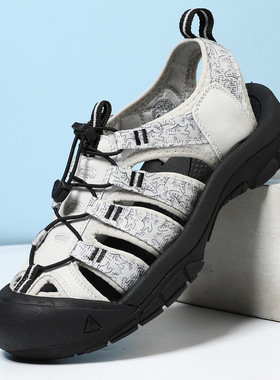 Sandals with thick soles and toe caps for men's beach shoes