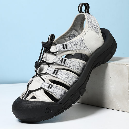 Sandals with thick soles and toe caps for men's beach shoes