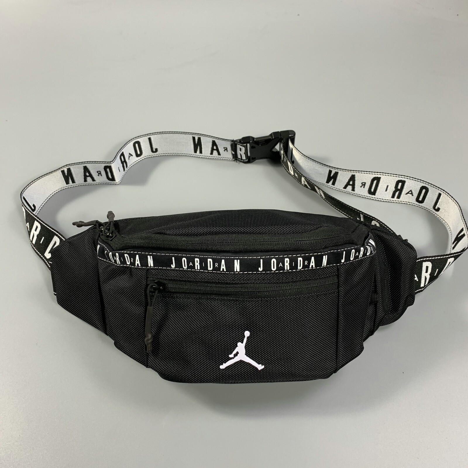 JordanTaping串标斜挎运动胸包