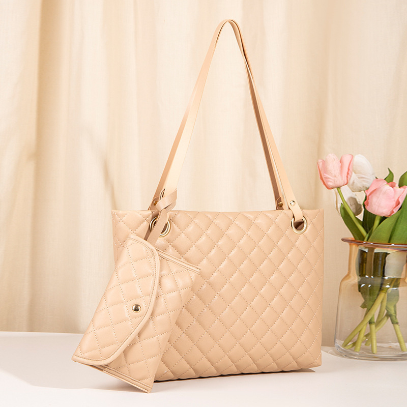 女包韩版绣花菱格单肩包2024新款大容量女式托特包大包子母包