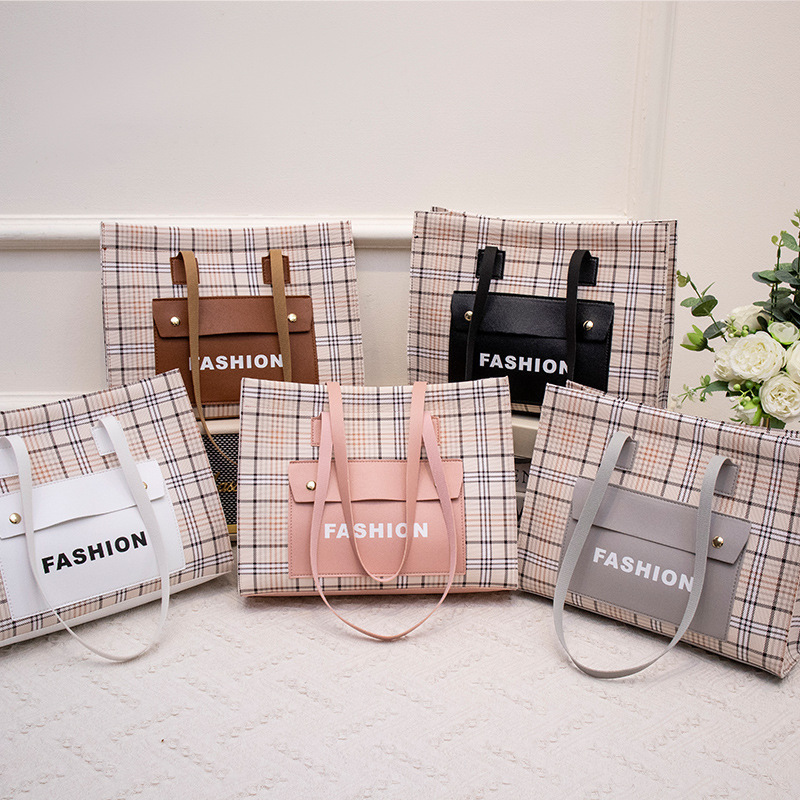 女士包包2023新款时尚休闲字母格纹印花手提托特包单肩包一件代发