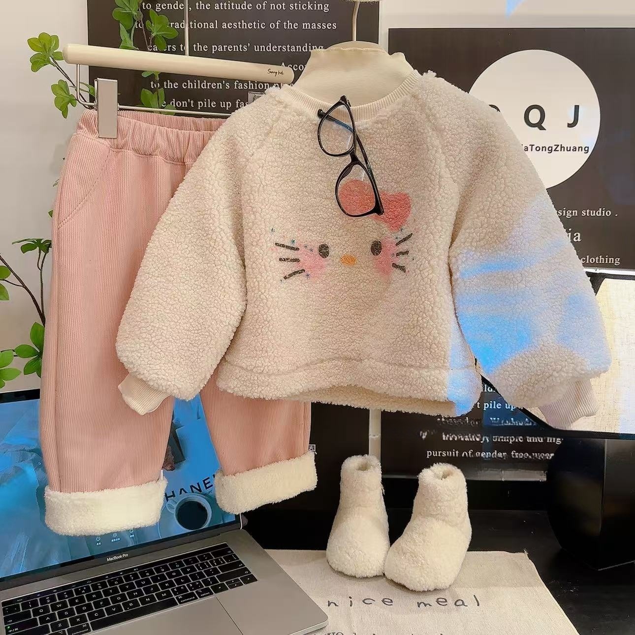 2折专区折扣店品牌撤柜秋冬新品中大童加绒保暖卫衣加厚裤子套装