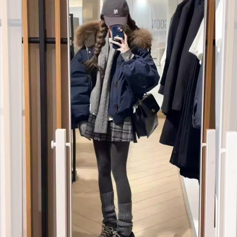 2025冬季新款大毛领连帽羽绒服女短款加厚保暖白鸭绒牛角扣外套