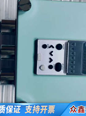 温控器SDC25，型号182DB，工业级温控面板。绿色外