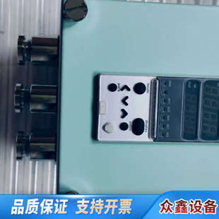 温控器SDC25，型号182DB，工业级温控面板。绿色外