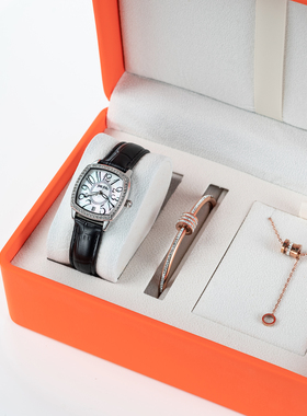 FolliFollie轻奢新款石英酒桶镶钻针扣简约百搭腕表套装拍一发三