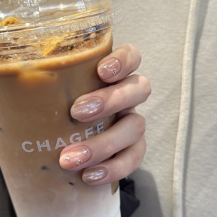 富家千金裸色纯手工穿戴甲碎钻猫眼美甲高级感显白纯欲风可拆卸