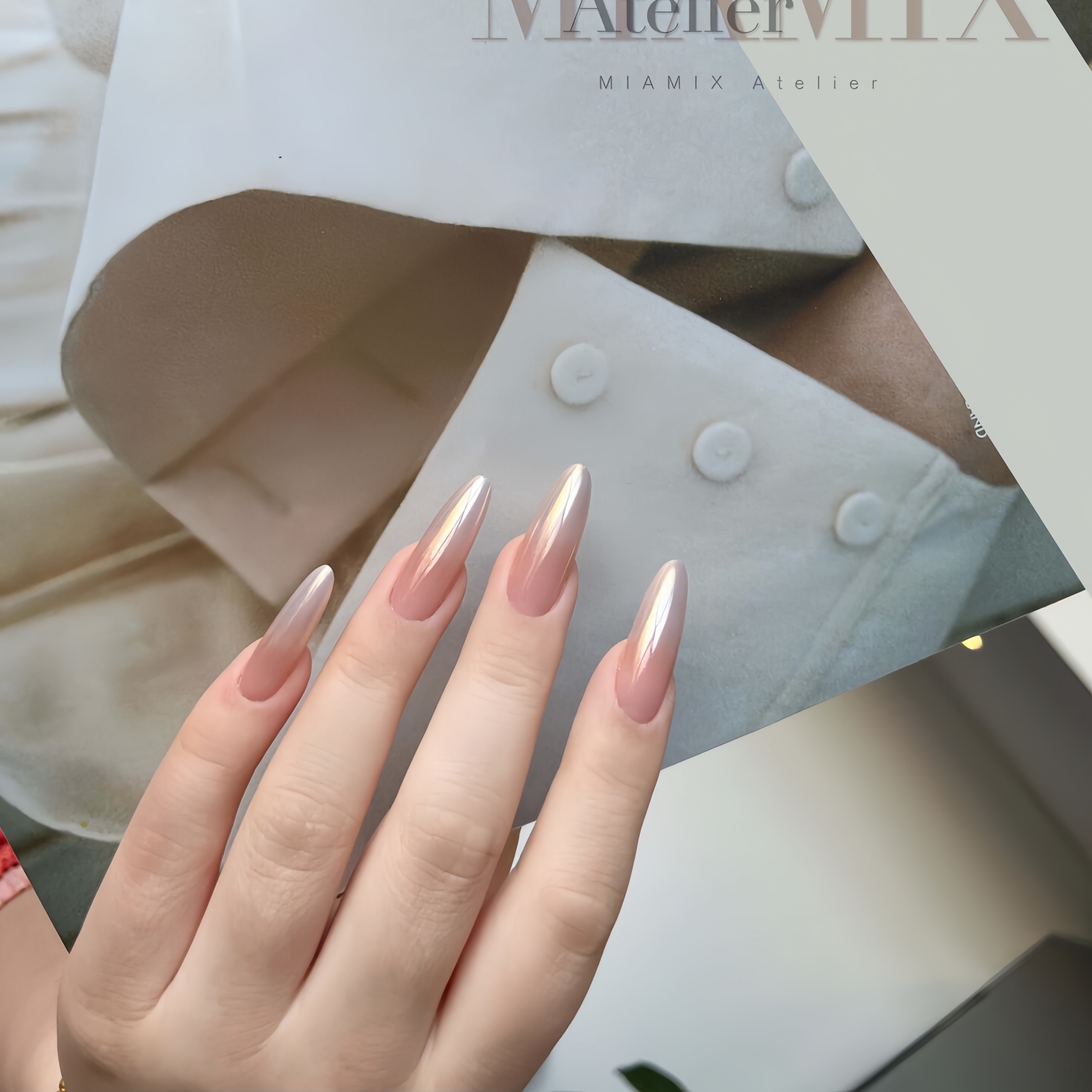 裸色极光粉渐变显白纯手工定制高级美甲贴片成品新娘手工穿戴甲