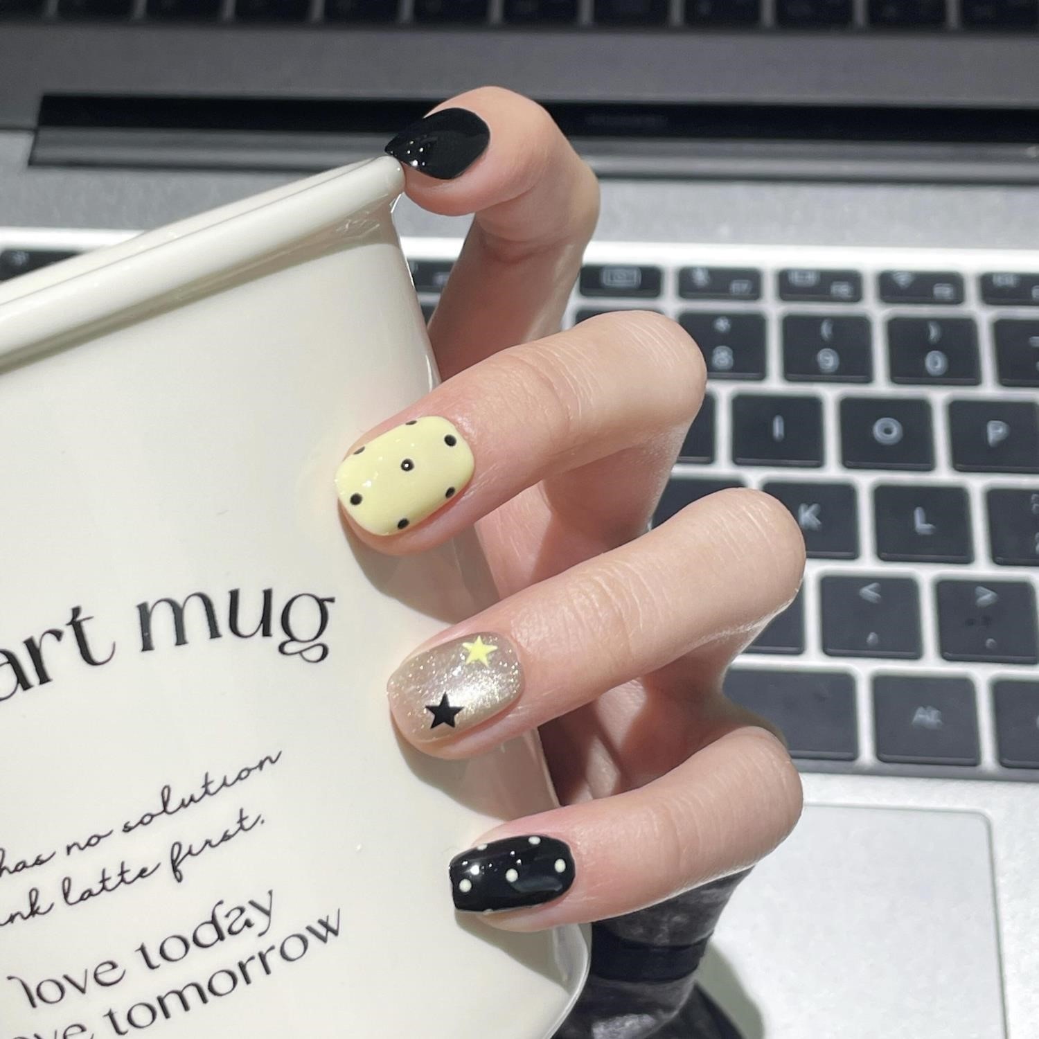 玻璃珠猫眼星星穿戴甲短款成品手工高级感网红2025新款穿戴式美甲,彩妆/香水/美妆工具,穿戴甲/甲片,淘宝优惠券,粉丝福利购,淘宝优惠卷