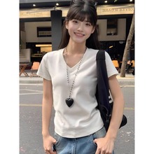 白色正肩V领短袖t恤女夏季韩系纯棉微宽松高级感韩系短款体恤上衣