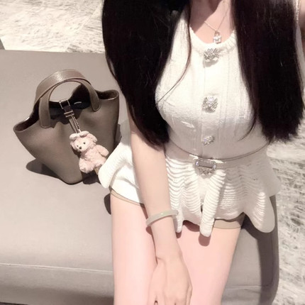 纯欲风针织衫女夏新款气质名媛设计感收腰显瘦荷叶边无袖修身上衣