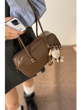 韩系手提保龄球包包女2024新款秋冬单肩包百搭小众复古棕色小方包