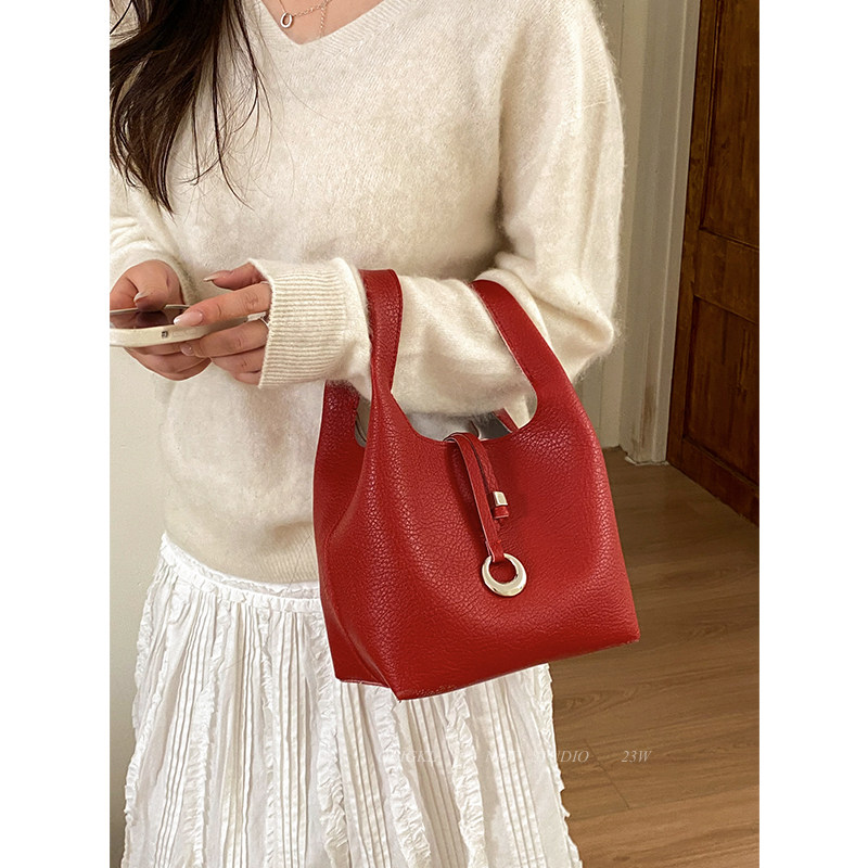 小众质感酒红色包包女式2025新款秋冬单肩斜挎包手提菜篮子水桶包,箱包皮具/热销女包/男包,通用款女包,淘宝优惠券,粉丝福利购,淘宝优惠卷