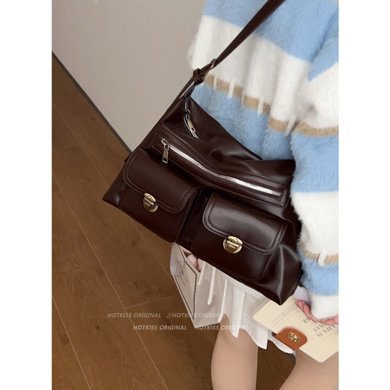 大容量通勤包包女秋冬2023新款单肩斜挎包复古学生上课腋下邮差包,箱包皮具/热销女包/男包,通用款女包,淘宝优惠券,粉丝福利购,淘宝优惠卷