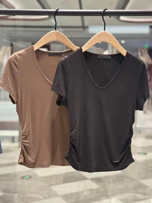 正品2025夏新品含桑蚕丝天丝轻薄V领捏褶短袖T恤MBE2TEE004