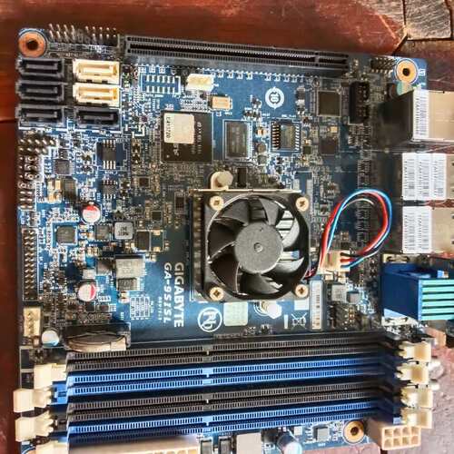 议价-技嘉主板:GA-9SISL，集成CPU，5个网卡接口 可以做-可维修