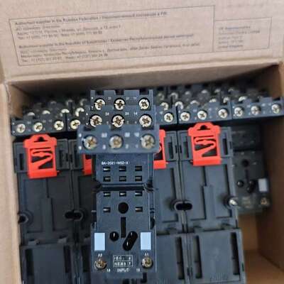 议价-施耐德继电器底座RXZE2S111M，全新原装正品，包装不太-可维