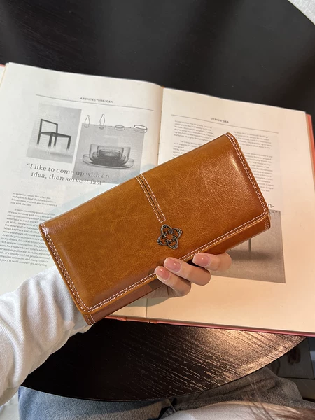 Товары от 小糖潮包馆