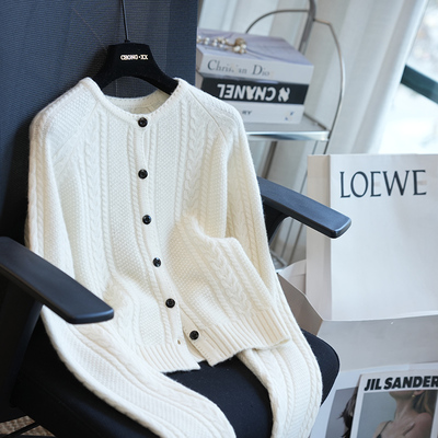 虫小小全羊毛复古绞花针织开衫