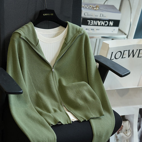 虫小小新澳精纺羊毛连帽针织开衫