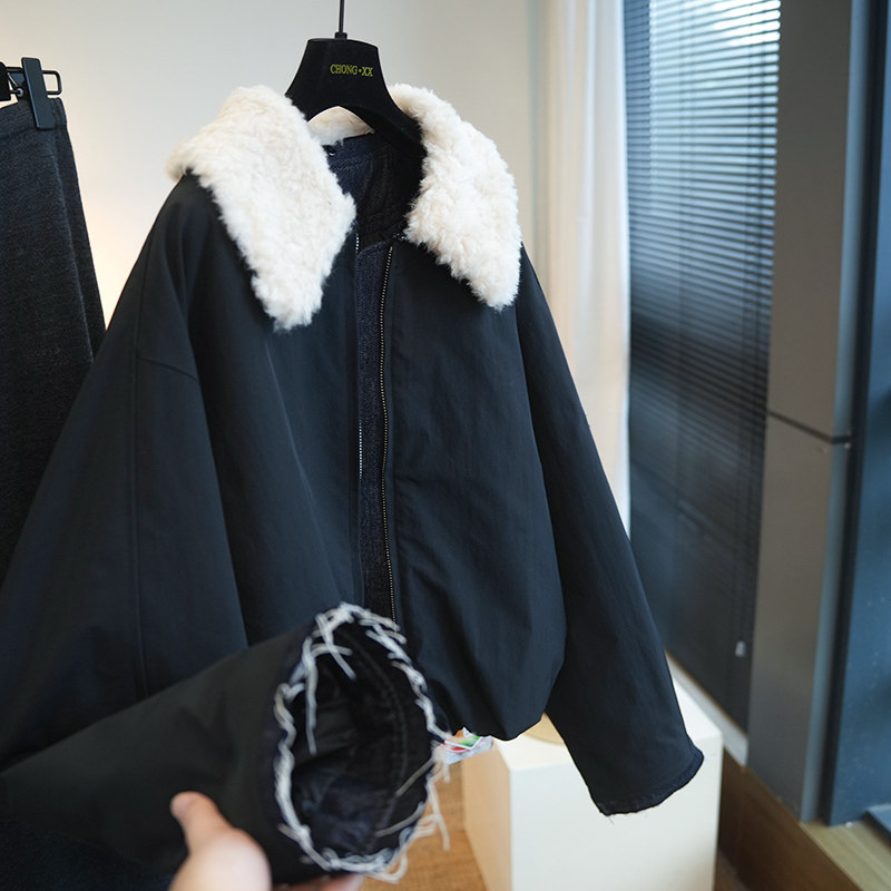 虫小小三防面料90鹅绒毛领羽绒服