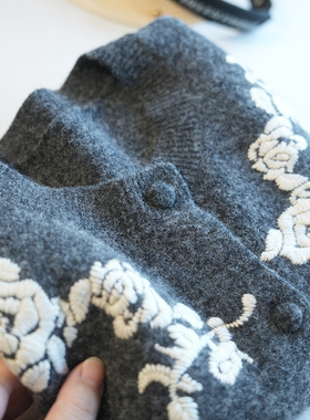 柜上2.8K+绵羊毛立体刺绣灰色长袖针织开衫女毛衣外套秋冬季A61J