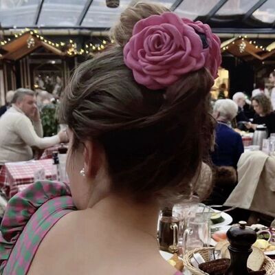 法式玫瑰花朵抓夹女高级感气质后脑勺盘发鲨鱼夹发卡头饰夏季