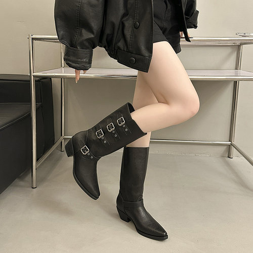 黑色尖头长筒靴女2026新款西部靴子复古百搭皮带扣显瘦粗跟骑士靴