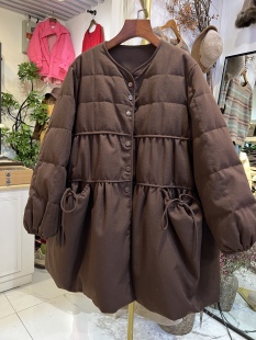 轻奢欧货原创设计女宽松百搭圆领长袖中长款娃娃服羽绒服外套丝毛