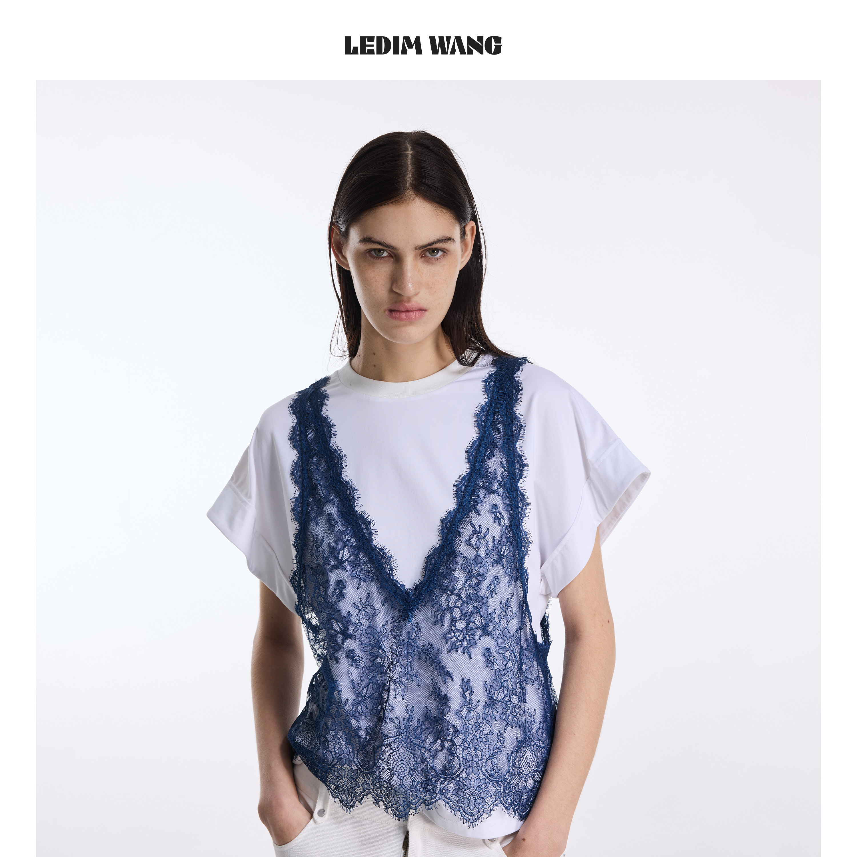 LEDIM WANG鱼骨假两件蕾丝T恤女白色圆领套头上衣2026春夏新款