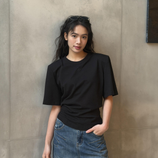 上衣2026春夏新款 LEDIM WANG宽肩T型收腰T恤女黑色棉质亲肤短袖