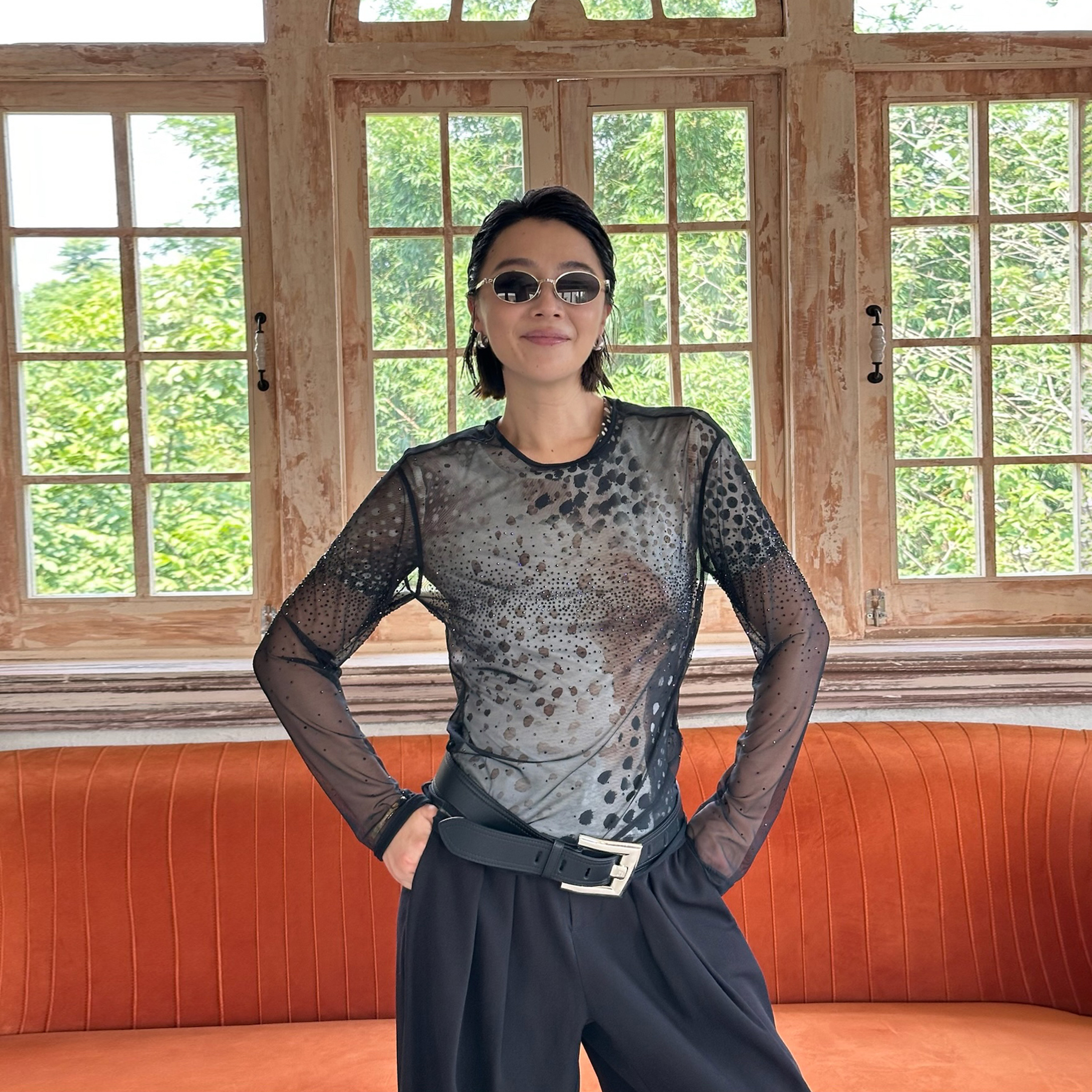 LEDIMWANG烫钻网眼透视薄款T恤