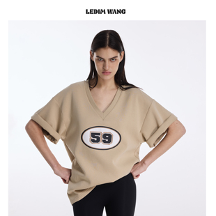 宽松上衣2026春夏新款 LEDIM WANG学院风印花V领T恤女卡其色短袖