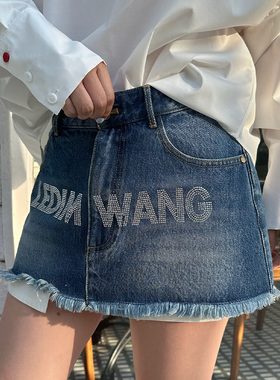 LEDIM WANG辣妹风牛仔半身裙女纯棉百搭短裙复古烫钻虚边字母半裙