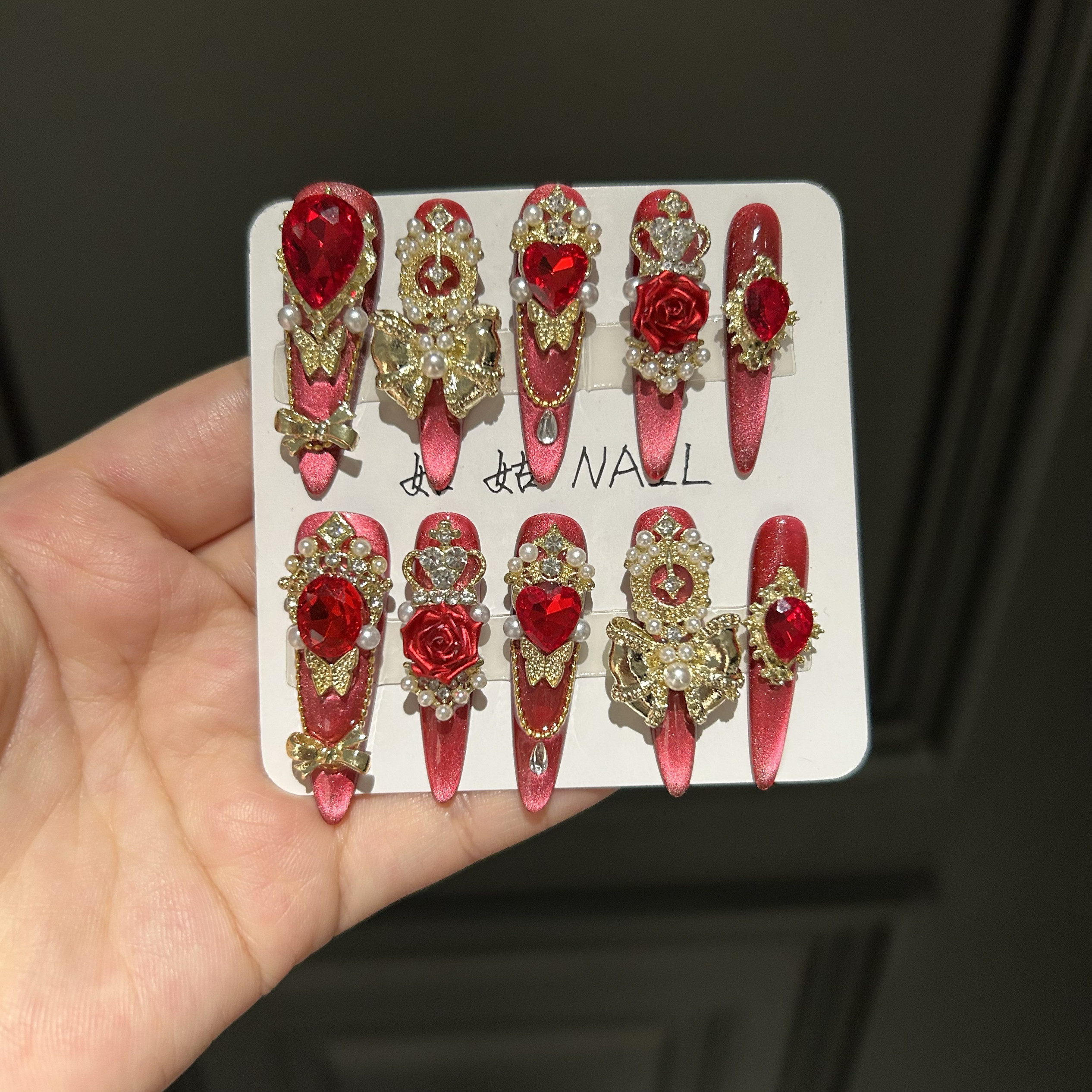 红艳艳 纯手工穿戴甲美甲重工红色新款猫眼新年指甲贴片婚甲高级,彩妆/香水/美妆工具,穿戴甲/甲片,淘宝优惠券,粉丝福利购,淘宝优惠卷