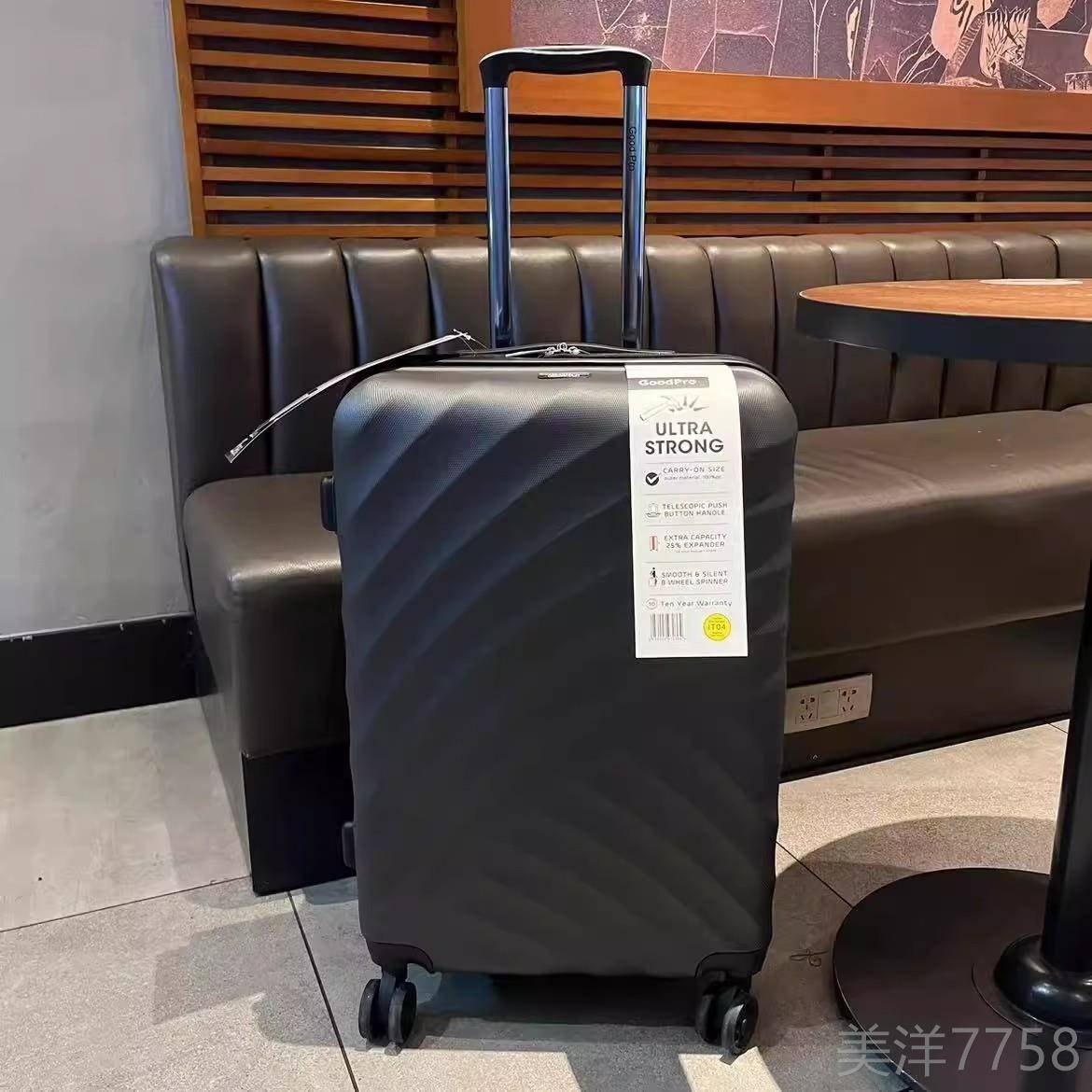 高档高货！出口日拉杆本登机箱级24万向轮28寸密码行李旅行箱纯pc