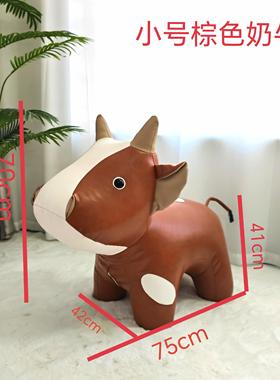 高档精致地创意摆件皮小牛凳子设计师家具样板客间厅落坐凳乔迁质