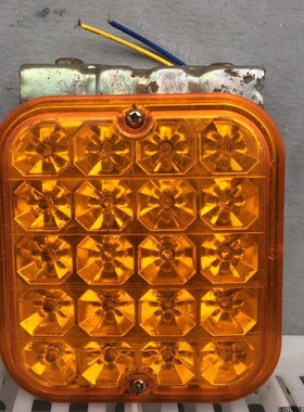 四方雾灯24V货车LED边灯 后雾灯后尾灯方灯  黄色转向灯 红色刹