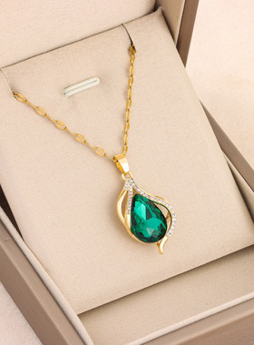 新款设计感轻奢复古绿色水晶吊坠钛钢项链女式不锈钢水滴锁骨链