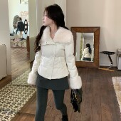 陈六六CHENLIULIU 雪国暖冬 冬日90白鸭绒拼接毛毛羽绒服外套