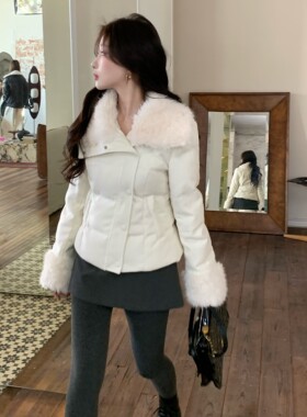 陈六六CHENLIULIU【雪国暖冬】冬日90白鸭绒拼接毛毛羽绒服外套