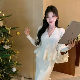 陈六六CHENLIULIU 精致收腰重工钉珠气质显瘦针织上衣 温柔底牌