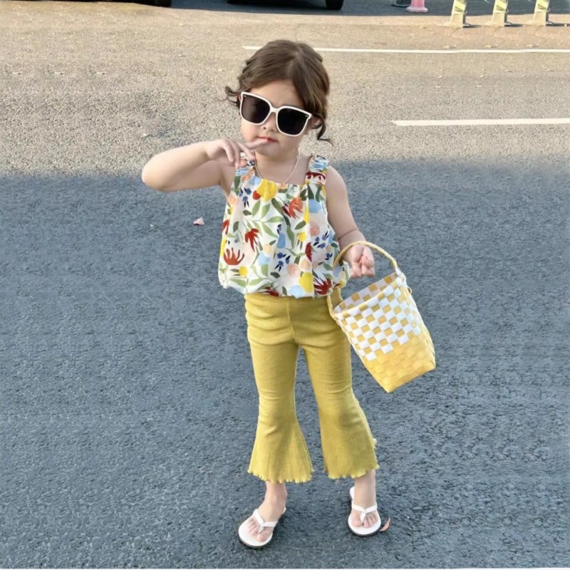 女童夏季碎花背心吊带衫喇叭裤套装两件套2025新款女宝宝洋气时髦