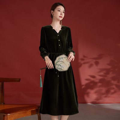 杭州水墨轻奢秋冬新款高级感连衣裙女士衬肤丝绒显瘦中长裙子8538