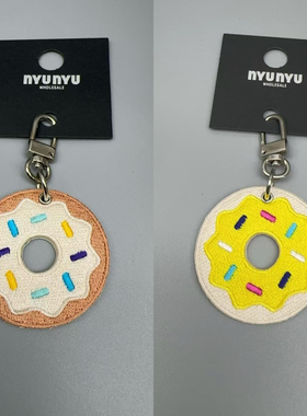 韩国NYU•NYU 浅棕色淡黄色甜甜圈包挂件钥匙扣配饰
